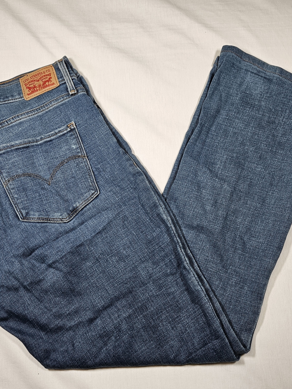 Levi's Women's 315 Shaping Bootcut Jeans W30 L32 Mid Rise Stretch Medium Wash